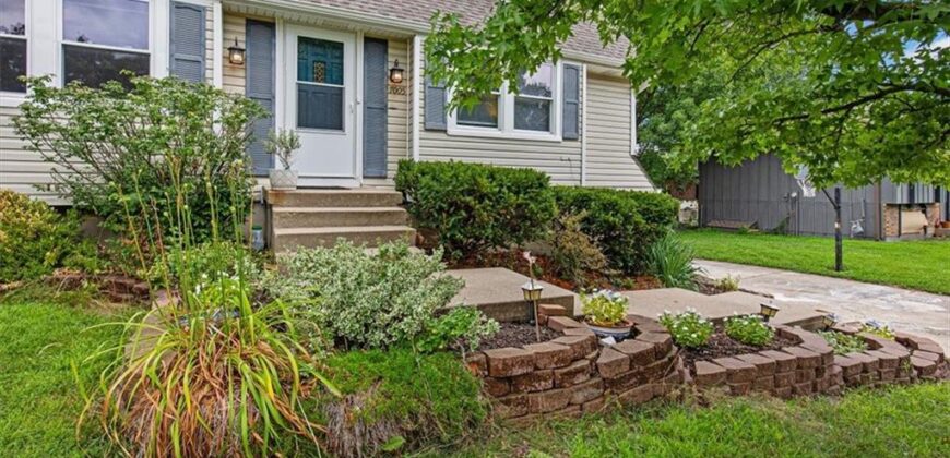 7005 MICHAEL Lane, Pleasant Valley, MO 64068