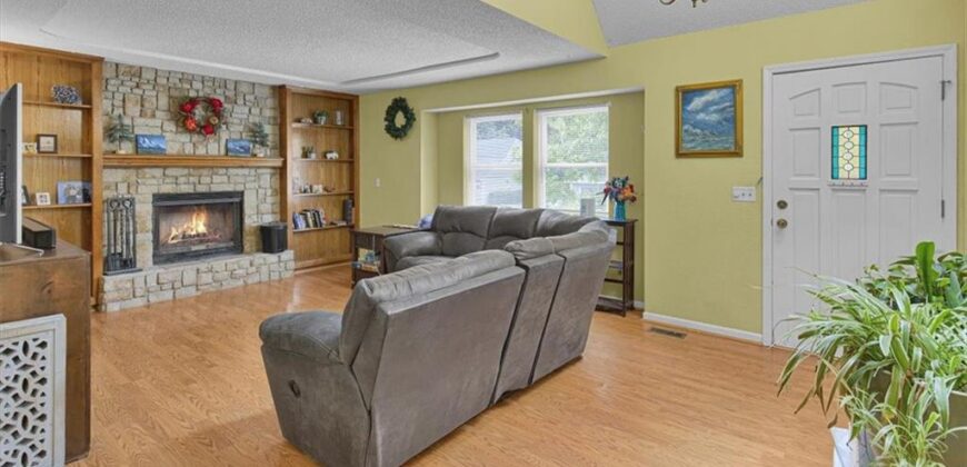 7005 MICHAEL Lane, Pleasant Valley, MO 64068