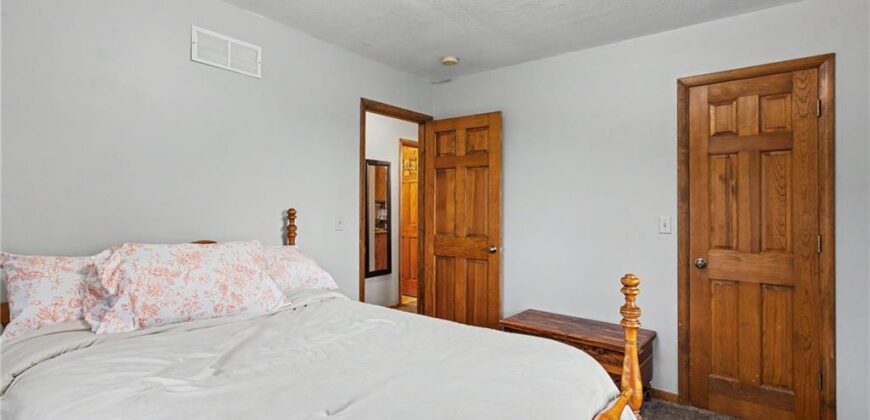 22125 Oil Well Road, Dearborn, MO 64439