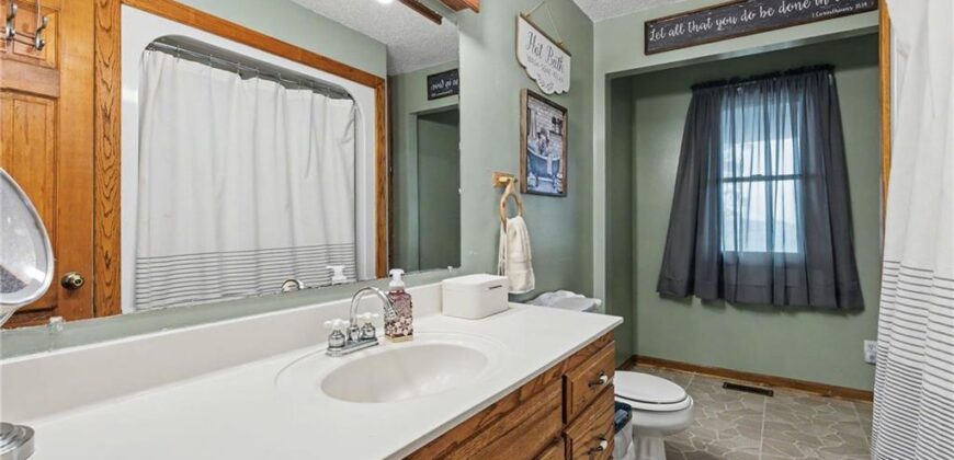 22125 Oil Well Road, Dearborn, MO 64439