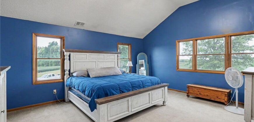 22125 Oil Well Road, Dearborn, MO 64439