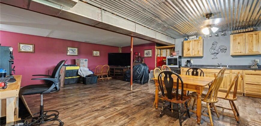22125 Oil Well Road, Dearborn, MO 64439