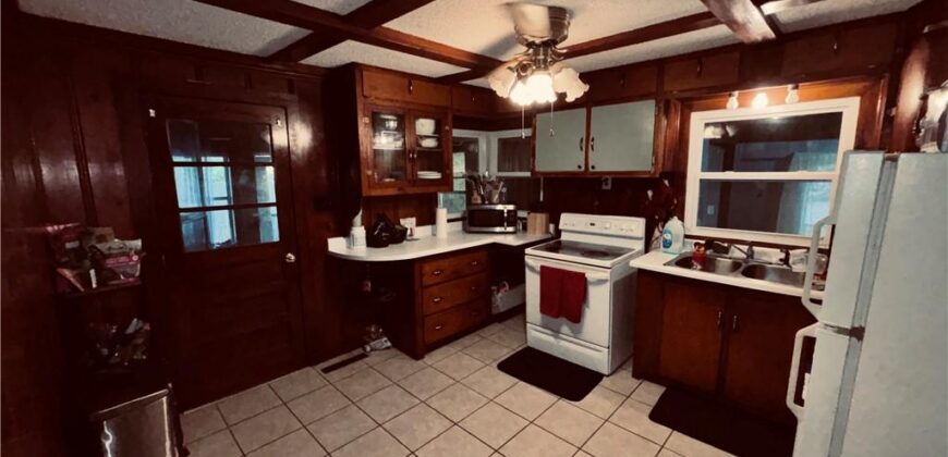 2404 NE 72nd Street, Kansas City, MO 64118