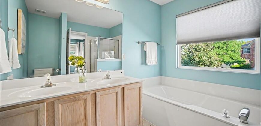 1058 Maple Woods Terrace, Liberty, MO 64068