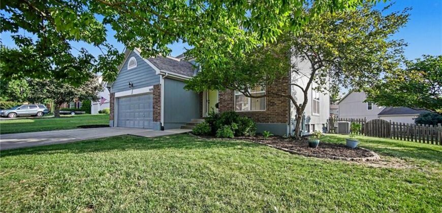 1058 Maple Woods Terrace, Liberty, MO 64068