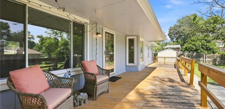 7305 N Harrison Street, Gladstone, MO 64118