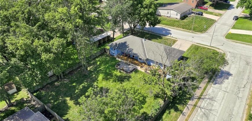 7305 N Harrison Street, Gladstone, MO 64118