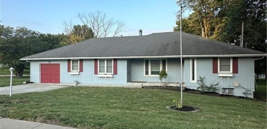 7305 N Harrison Street, Gladstone, MO 64118