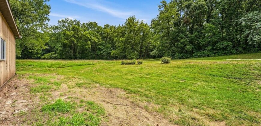 19607 Fightmaster Road, Trimble, MO 64492