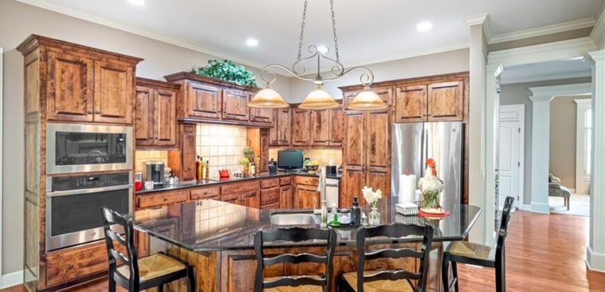 8604 N MARSH Avenue, Kansas City, MO 64157