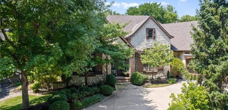 8604 N MARSH Avenue, Kansas City, MO 64157