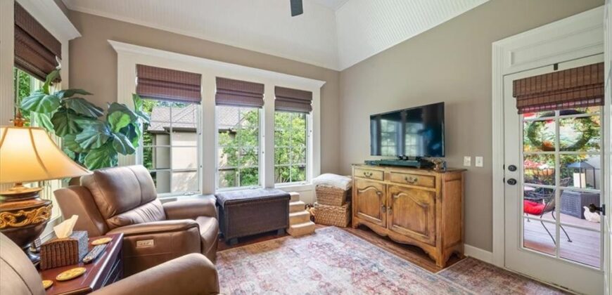 8604 N MARSH Avenue, Kansas City, MO 64157