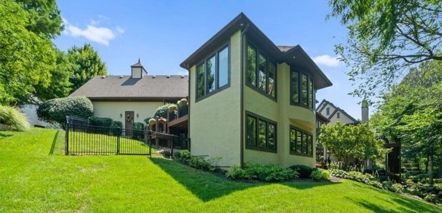 8604 N MARSH Avenue, Kansas City, MO 64157
