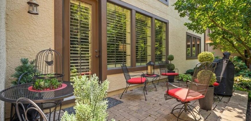 8604 N MARSH Avenue, Kansas City, MO 64157