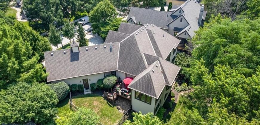8604 N MARSH Avenue, Kansas City, MO 64157