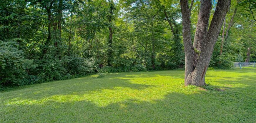 820 S Main Street, Liberty, MO 64068