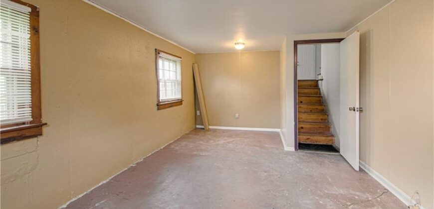 820 S Main Street, Liberty, MO 64068
