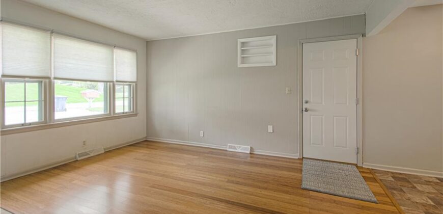 820 S Main Street, Liberty, MO 64068