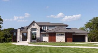 12505 NW Copper Hill Court, Parkville, MO 64152