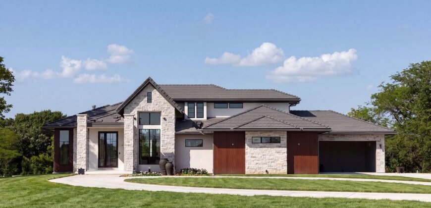 12505 NW Copper Hill Court, Parkville, MO 64152
