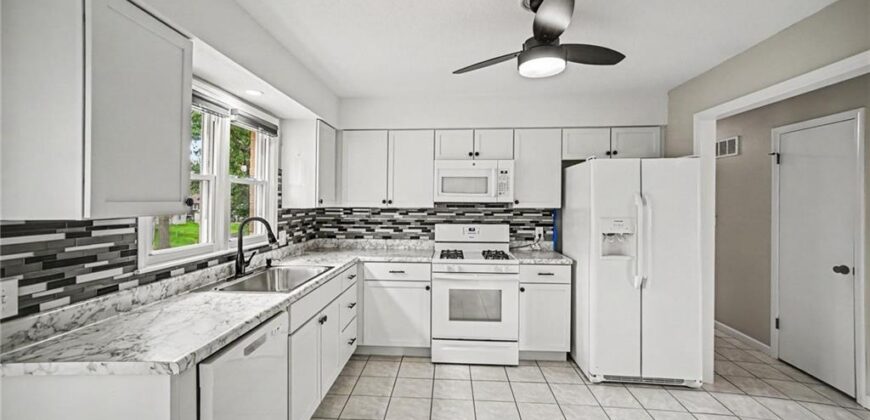 8812 N OAK Trafficway, Kansas City, MO 64155