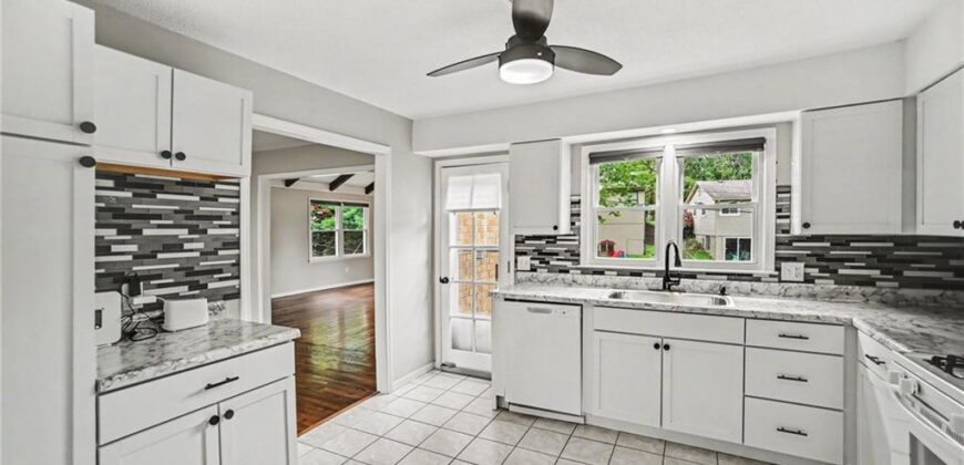 8812 N OAK Trafficway, Kansas City, MO 64155