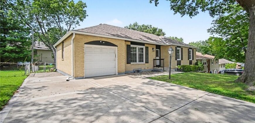 8812 N OAK Trafficway, Kansas City, MO 64155