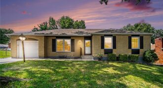8812 N OAK Trafficway, Kansas City, MO 64155