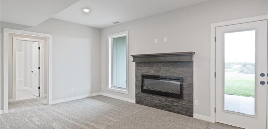 17507 Grey Hawke Ridge, Smithville, MO 64089
