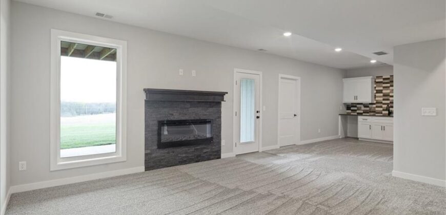 17507 Grey Hawke Ridge, Smithville, MO 64089