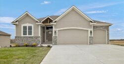 17507 Grey Hawke Ridge, Smithville, MO 64089