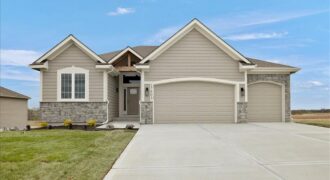 17507 Grey Hawke Ridge, Smithville, MO 64089