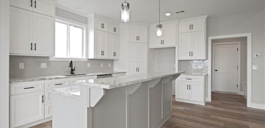 17507 Grey Hawke Ridge, Smithville, MO 64089