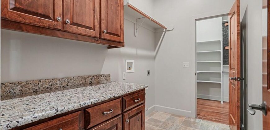 5950 N Saline Avenue, Kansas City, MO 64151