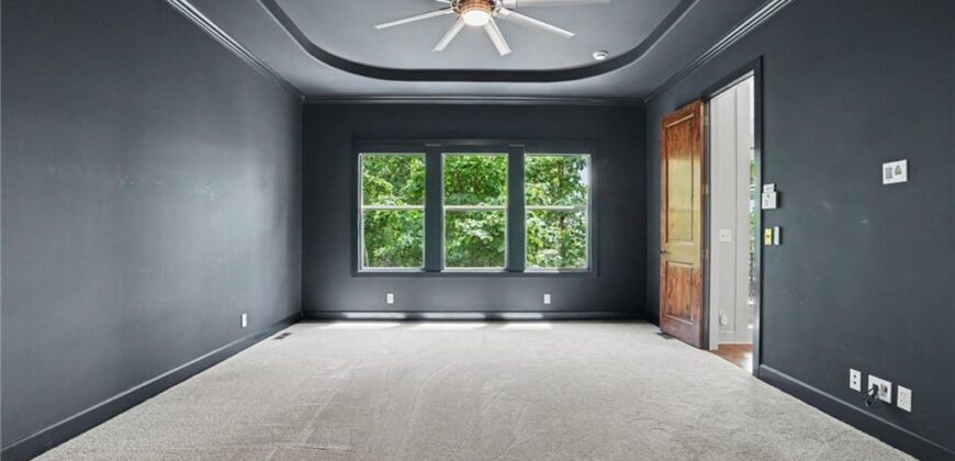 5950 N Saline Avenue, Kansas City, MO 64151