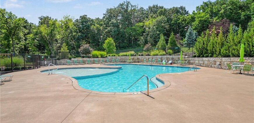 5950 N Saline Avenue, Kansas City, MO 64151