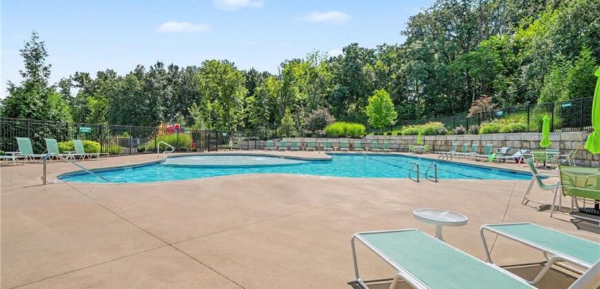 5950 N Saline Avenue, Kansas City, MO 64151