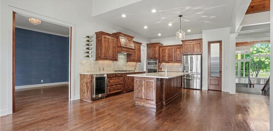 5950 N Saline Avenue, Kansas City, MO 64151