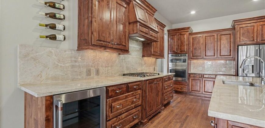 5950 N Saline Avenue, Kansas City, MO 64151