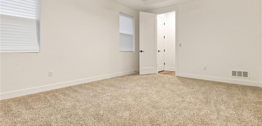 1705 NW 105th Terrace, Kansas City, MO 64155