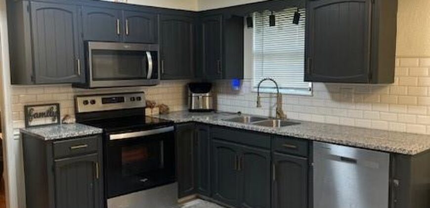 3315 Shady Lane Drive, Gladstone, MO 64119