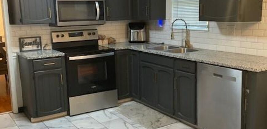 3315 Shady Lane Drive, Gladstone, MO 64119
