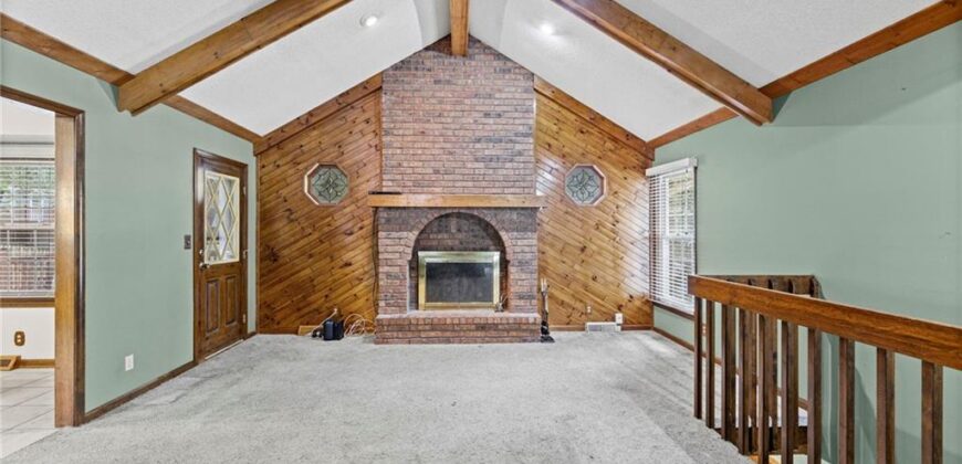 8210 N Virginia Avenue, Kansas City, MO 64118