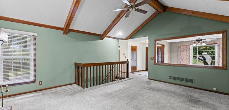 8210 N Virginia Avenue, Kansas City, MO 64118