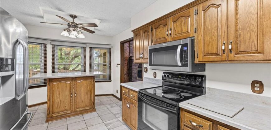 8210 N Virginia Avenue, Kansas City, MO 64118
