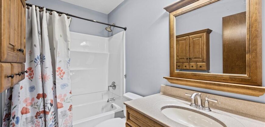 8210 N Virginia Avenue, Kansas City, MO 64118