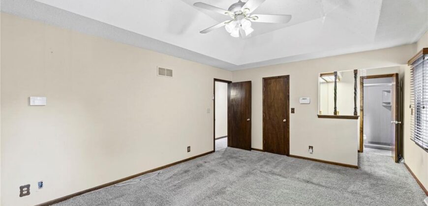 8210 N Virginia Avenue, Kansas City, MO 64118