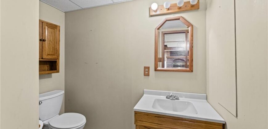 8210 N Virginia Avenue, Kansas City, MO 64118