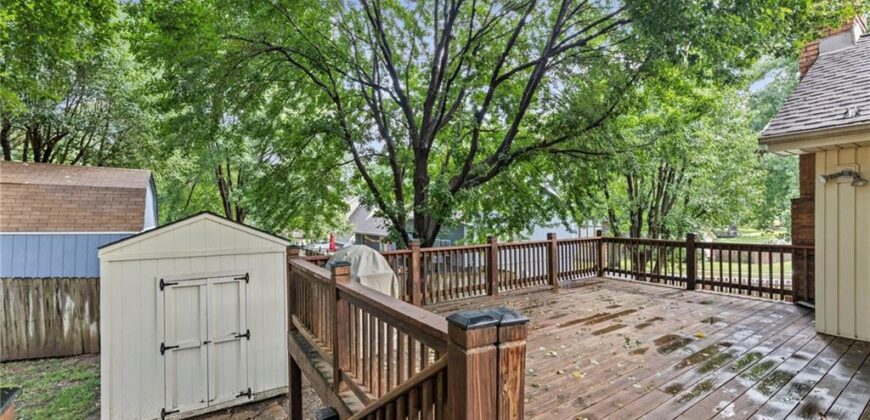 8210 N Virginia Avenue, Kansas City, MO 64118