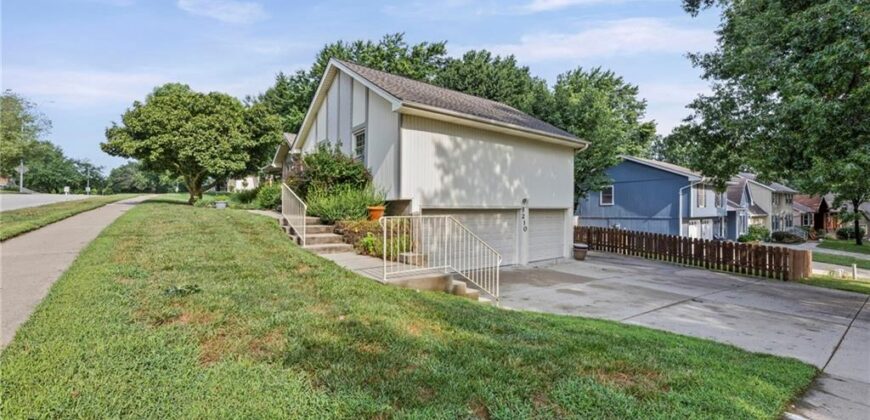 8210 N Virginia Avenue, Kansas City, MO 64118